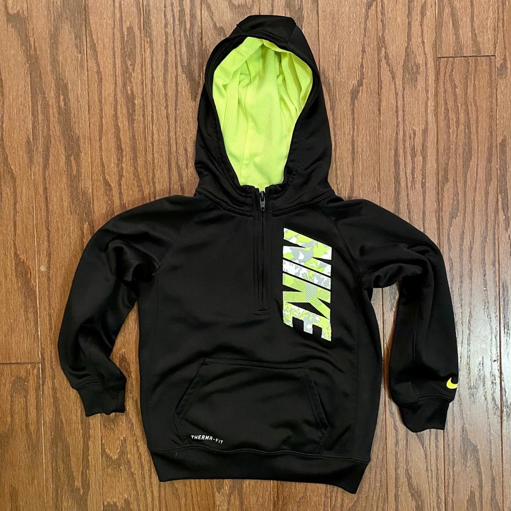 Boy’s Nike Therma-Fit 1/4 zip hoodie, sz 4